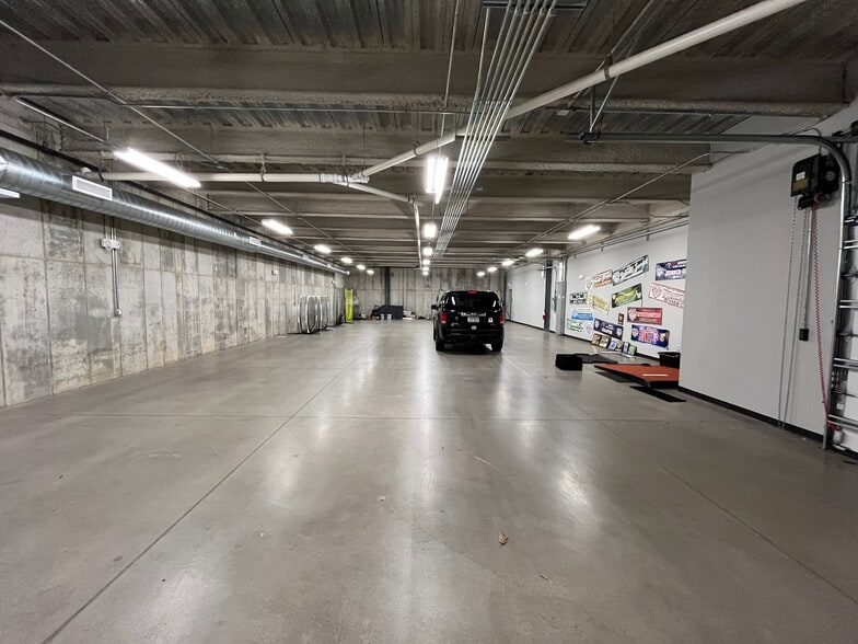 More Photos Of 4550 Preslyn Dr, Raleigh Light Distribution For Sale