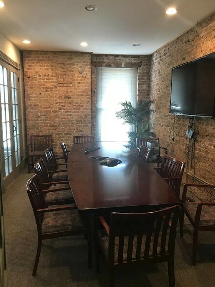 More Photos Of 2250 W Grand Ave, Chicago Storefront Retail Office For Lease