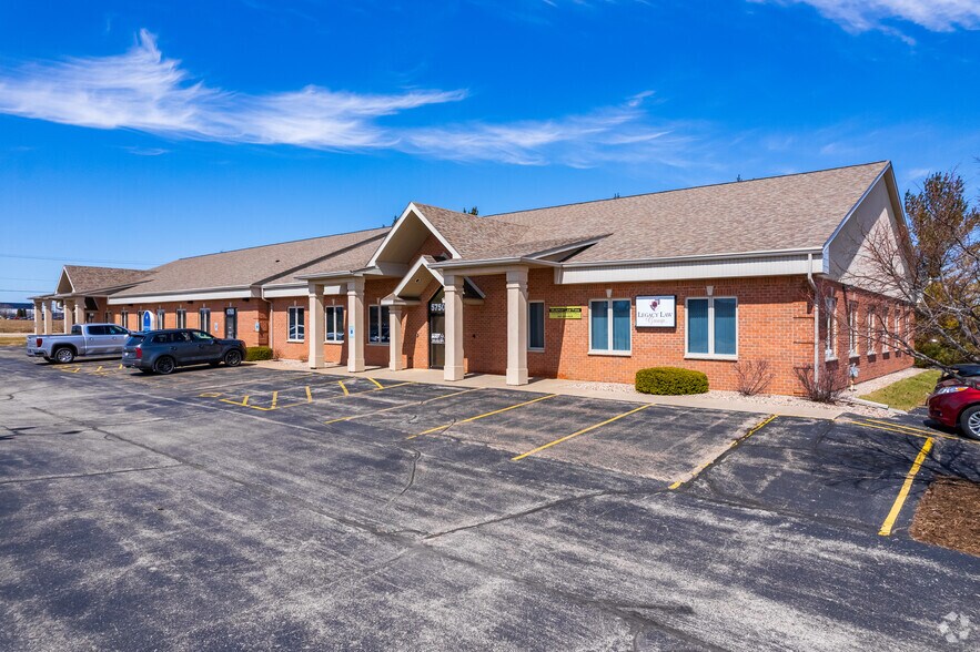 More Photos Of 119 N McCarthy Rd, Appleton Office For Lease