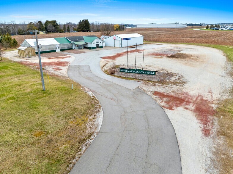 More Photos Of 5814 Calumet Ave, Manitowoc General Retail For Sale