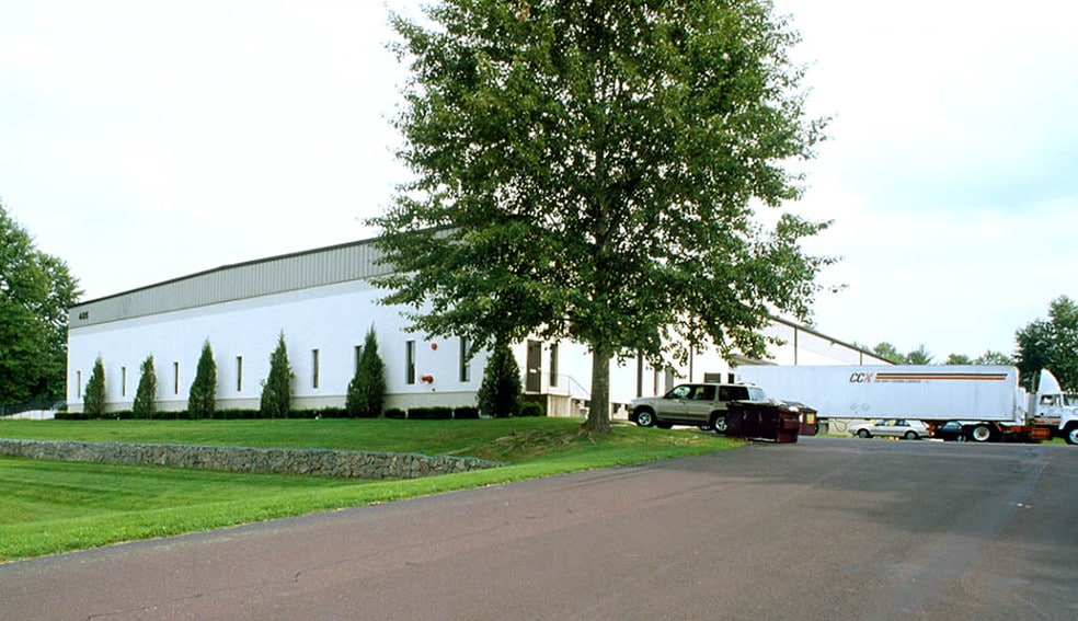 More Photos Of 405 Caredean Dr, Horsham Township Warehouse For Lease