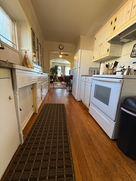 More Photos Of 142 NW Front St, Prairie City Storefront Retail Residential For Sale