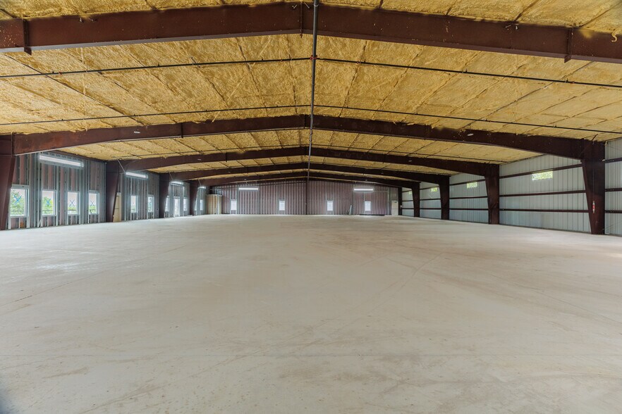 More Photos Of 3127 E Howard Ln, Manor General Retail For Sale