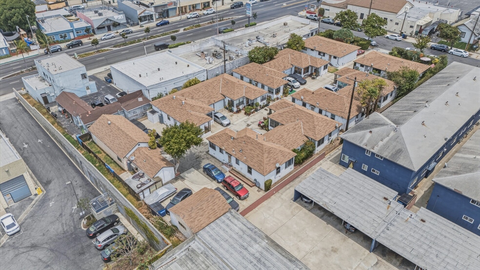 More Photos Of 949 N Cedar St, Inglewood Apartments For Sale