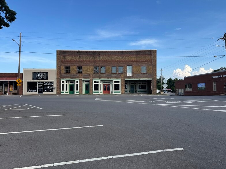 More Photos Of 1 Public Square Red Boiling Springs Sq, Lafayette Flex For Sale