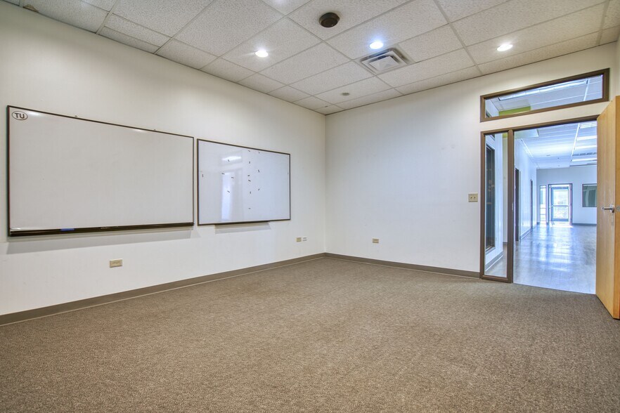 More Photos Of 590 Burbank St, Broomfield Flex For Lease