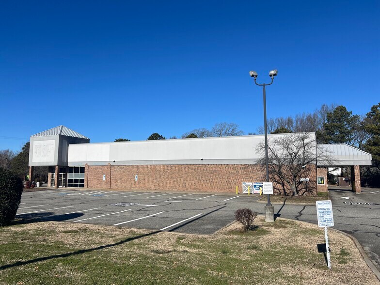 More Photos Of 671 J Clyde Morris Blvd, Newport News Drugstore For Lease