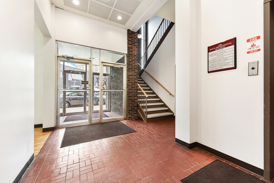 More Photos Of 5938-5948 Baum Blvd, Pittsburgh Medical For Lease