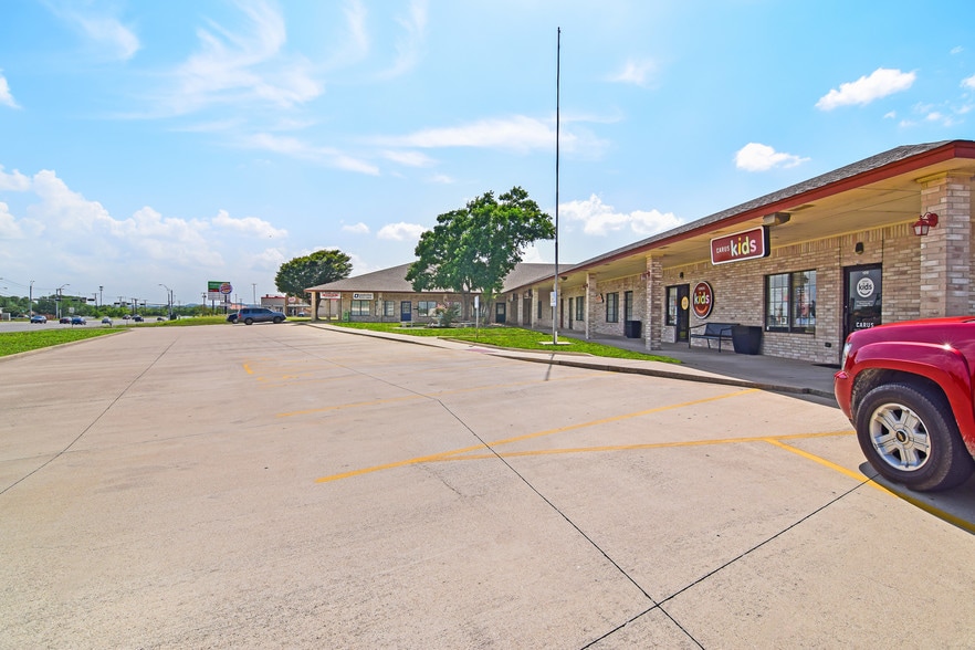 More Photos Of 3901 E Stan Schlueter Loop, Killeen Office For Lease