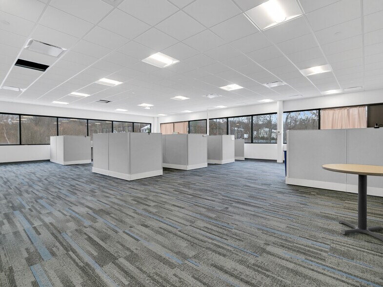 More Photos Of 95 Billerica Ave, North Billerica Light Manufacturing For Lease