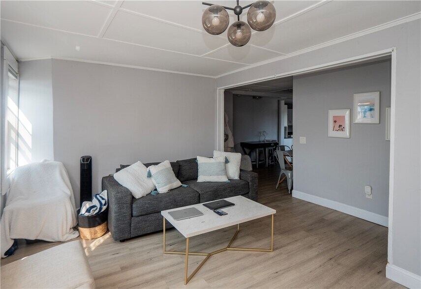 More Photos Of 130-132 Spring St, Newport Apartments For Sale