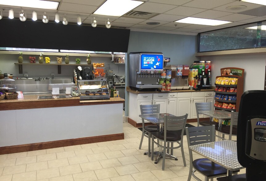 More Photos Of 833 Campbell Hill St NW, Marietta Medical For Lease