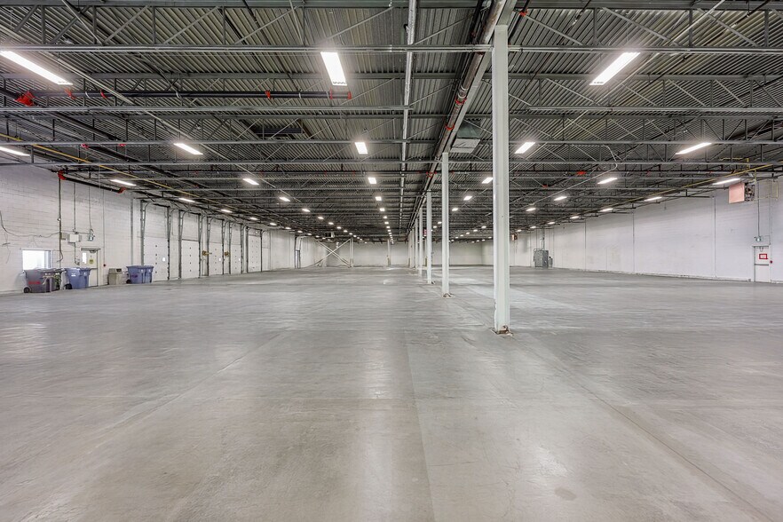 More Photos Of 1280 Rue Nobel, Boucherville Distribution For Sale