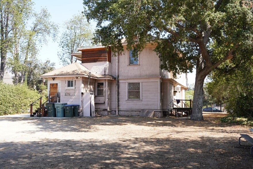 More Photos Of 1429 N Fair Oaks Ave, Pasadena Religious Facility For Sale