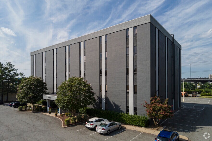 More Photos Of 2560 Huntington Ave, Alexandria Office For Lease