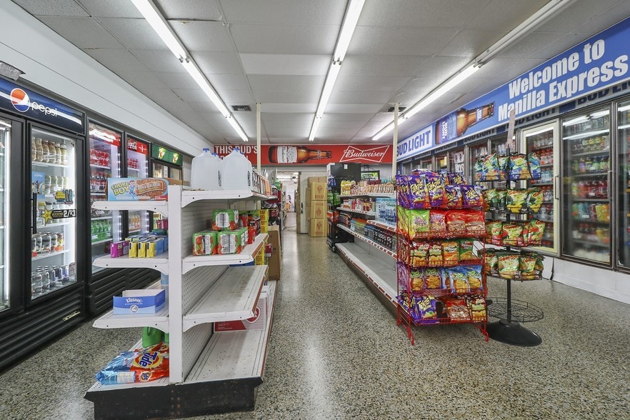 More Photos Of 8431-8433 E Colonial Dr, Orlando Service Station For Lease