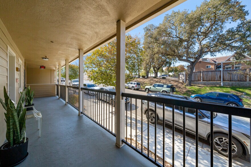 More Photos Of 1400 Railroad St, Paso Robles Office For Lease