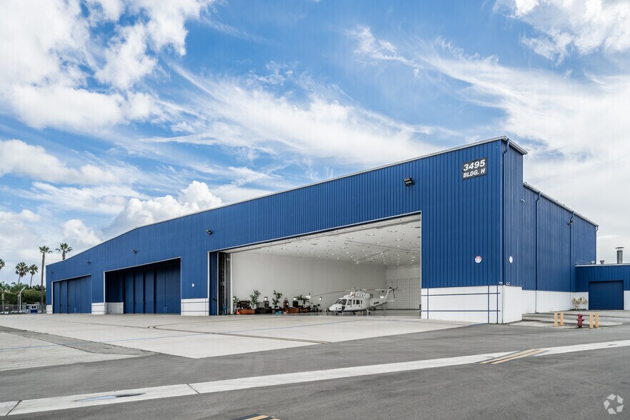 More Photos Of 3495 N Lakewood Blvd, Long Beach Warehouse For Lease