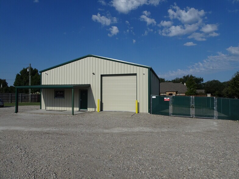 Primary Photo Of 10200 E Bankhead Hwy, Aledo Warehouse For Lease