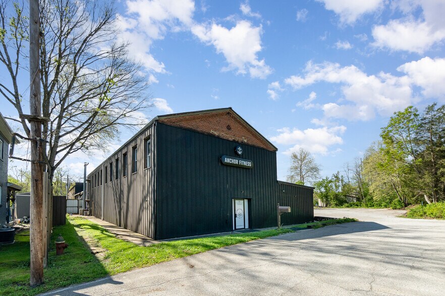 More Photos Of 77 Foundry Ave, Batavia Warehouse For Sale