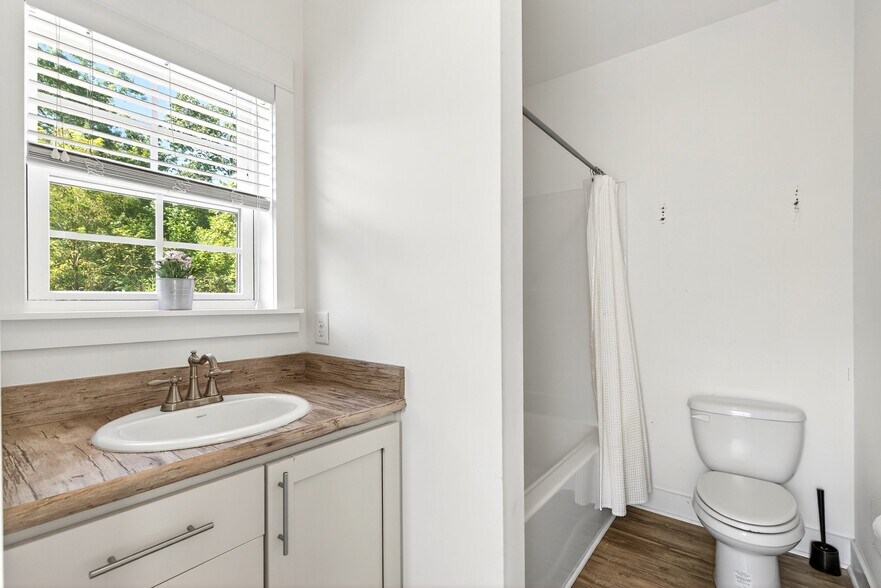 More Photos Of 8026 Buck Creek Rd, Marion Apartments For Sale