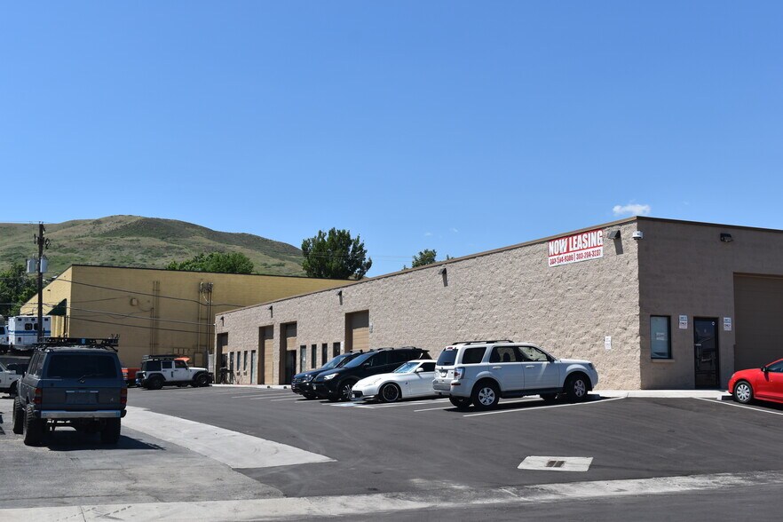 More Photos Of 16010 W 5th Ave, Golden Warehouse For Lease