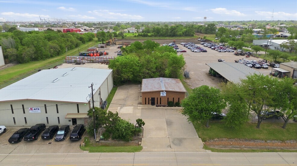 More Photos Of 212 N 16th St, La Porte Light Distribution For Sale