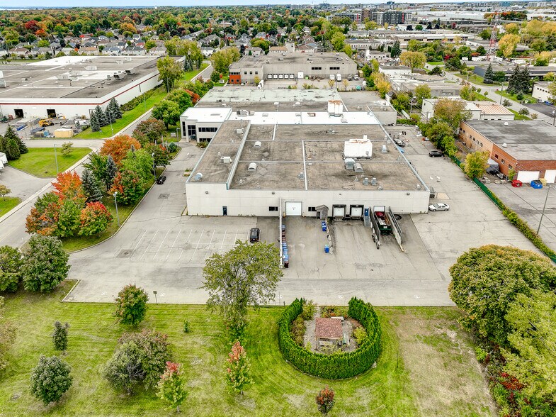More Photos Of 330 Av Avro, Pointe-claire Warehouse For Lease