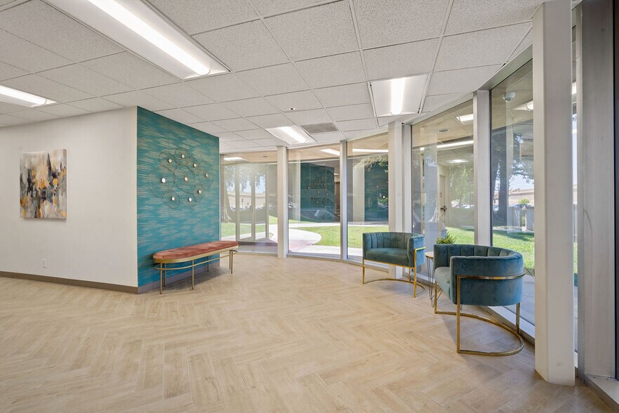 More Photos Of 4560 California Ave, Bakersfield Loft Creative Space For Lease