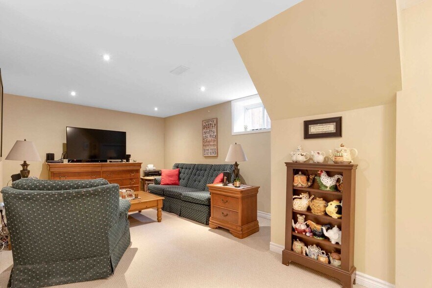 More Photos Of 250 Plains Rd W, Burlington Multifamily For Sale