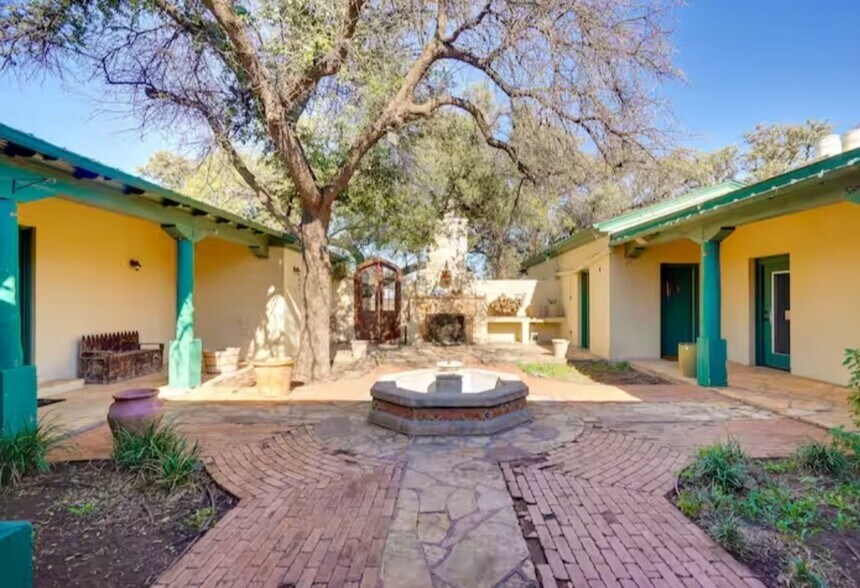 More Photos Of 2070 SW Loop 338, Odessa Specialty For Lease