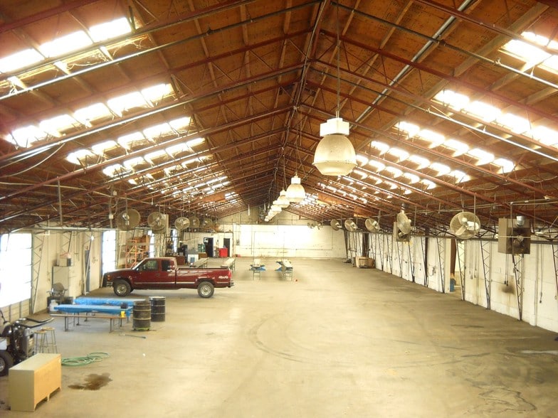 More Photos Of 201 Exposition St, Denton Warehouse For Sale