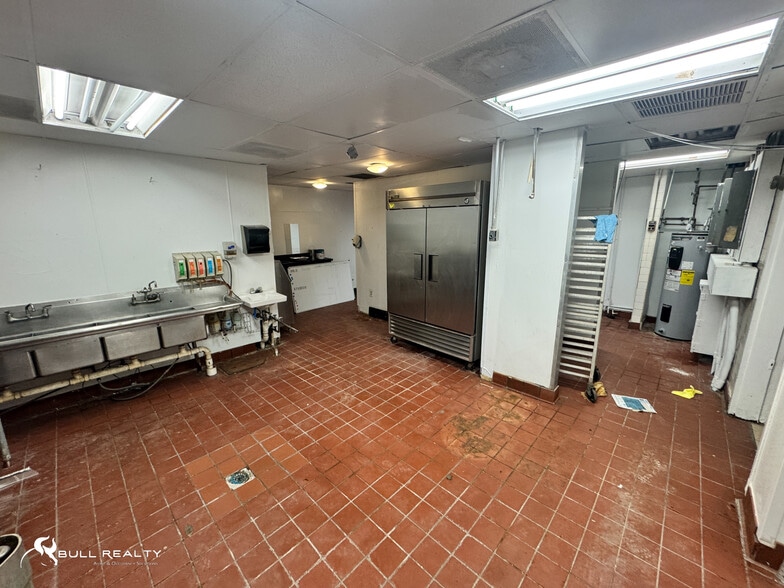 More Photos Of 4225 Snapfinger Woods Dr, Decatur Restaurant For Sale