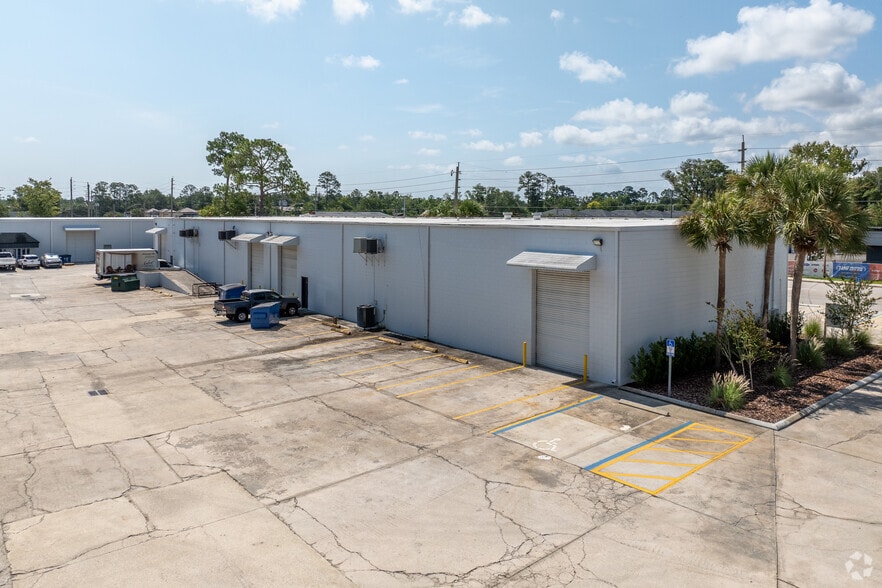 More Photos Of 4949 Sunbeam Rd, Jacksonville Unknown For Lease