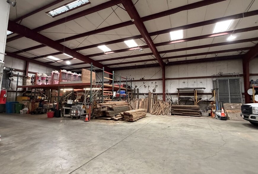 More Photos Of 1480 Carroll Ave, San Francisco Warehouse For Lease