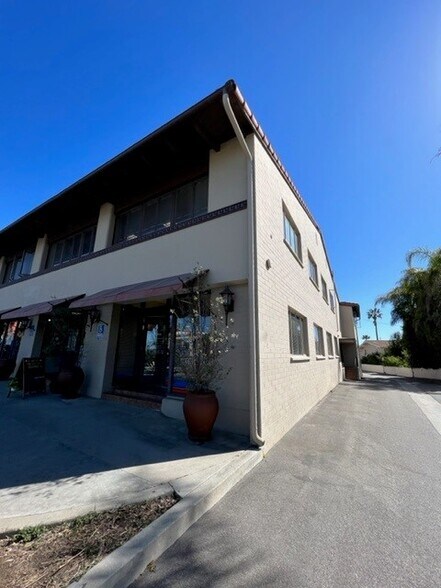More Photos Of 716 Yarmouth Rd, Palos Verdes Estates Office For Sale