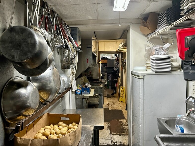 More Photos Of 320 S 8th St, Fernandina Beach Freestanding For Lease