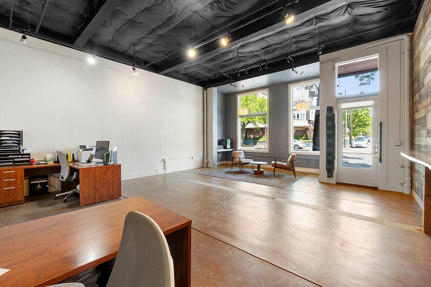 More Photos Of 325 NE Graham St, Portland Storefront Retail Residential For Sale