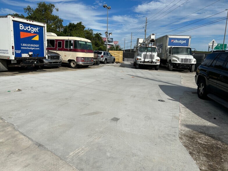 More Photos Of 5507 E Colonial Dr, Orlando Auto Repair For Sale