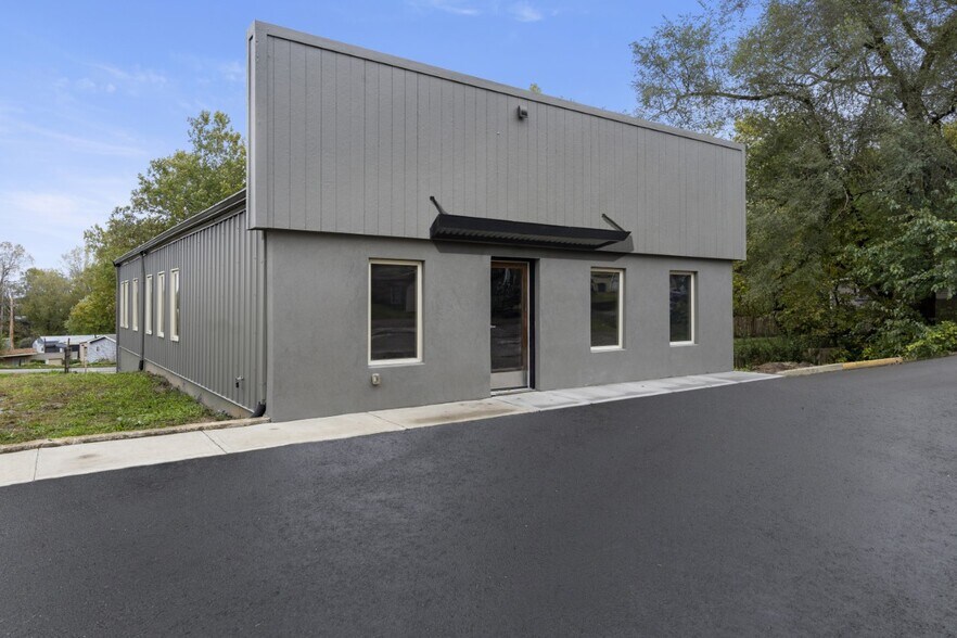 Primary Photo Of 1006 Ash St, Eudora Loft Creative Space For Lease