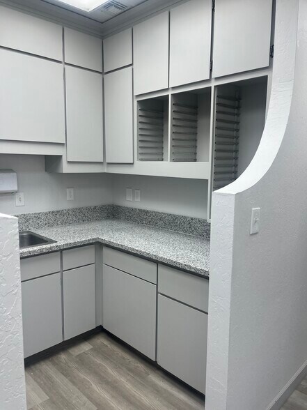 More Photos Of 4747 N 1st St, Fresno Medical For Lease