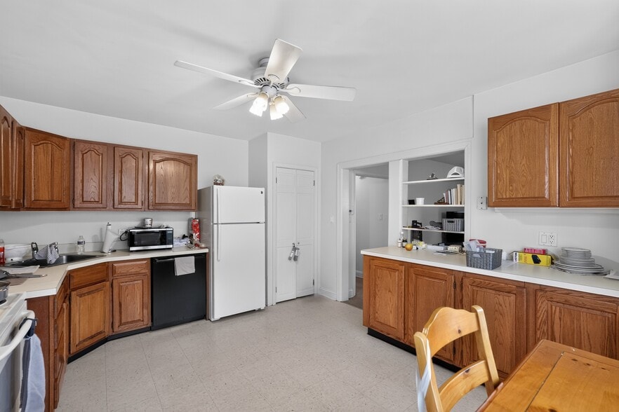 More Photos Of 434 W Walnut St, North Wales Multifamily For Sale