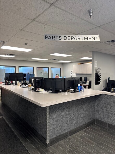 More Photos Of 900 Port America Pl, Grapevine Distribution For Lease