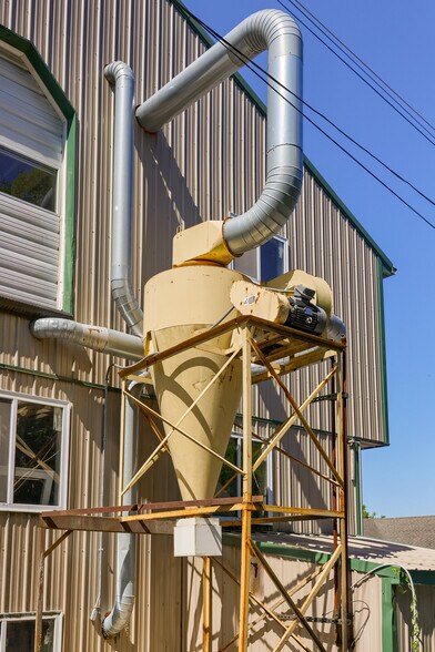 More Photos Of 197 Pencroft Dr N, Holtwood Industrial For Sale