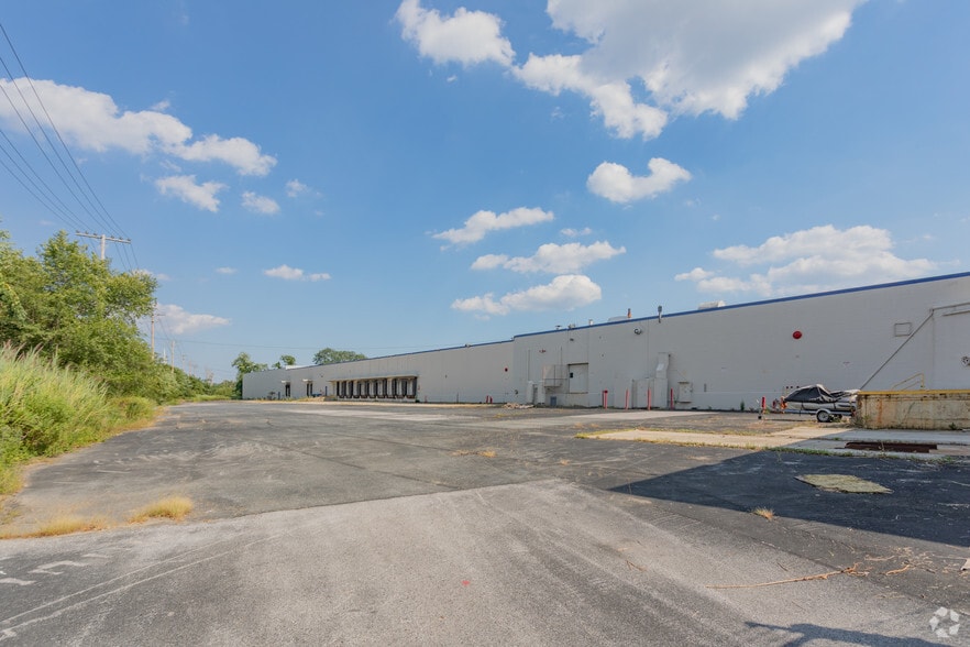 More Photos Of 4545 Annapolis Rd, Baltimore Warehouse For Lease