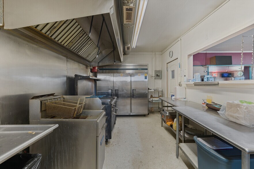 More Photos Of 6008 Frontage rd, Dayton General Retail For Sale