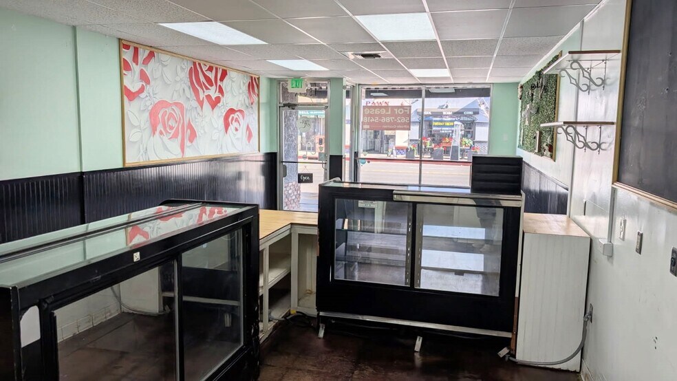 More Photos Of 16527 Bellflower Blvd, Bellflower Storefront For Sale