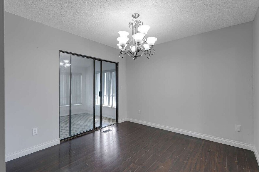 More Photos Of 9509 152 St, Surrey Daycare Center For Lease
