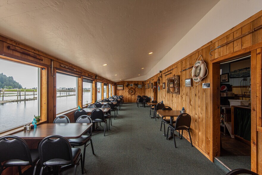 More Photos Of 142 Bay Front Loop, Winchester Bay General Retail For Sale