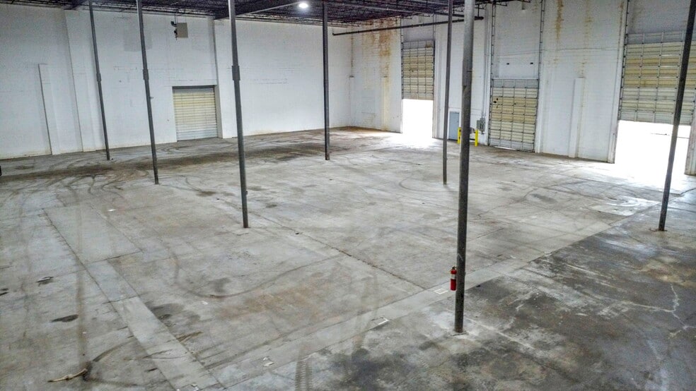 More Photos Of 1450 E Walnut St, Lancaster Manufacturing For Sale